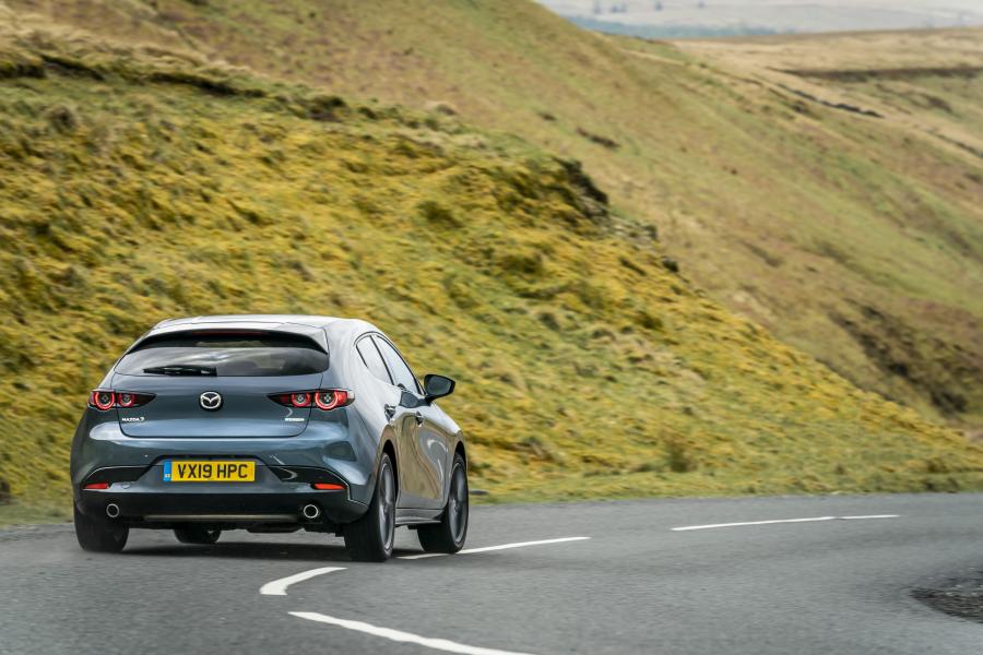  Mazda3 Skyactiv-G GT Sport Hatchback 2019 года  (UK) (фото 39 из 83)